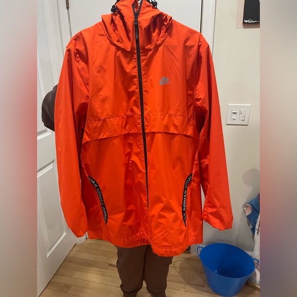 Men's Nike, large, reversible, windbreaker jacket - Picture 3 of 10